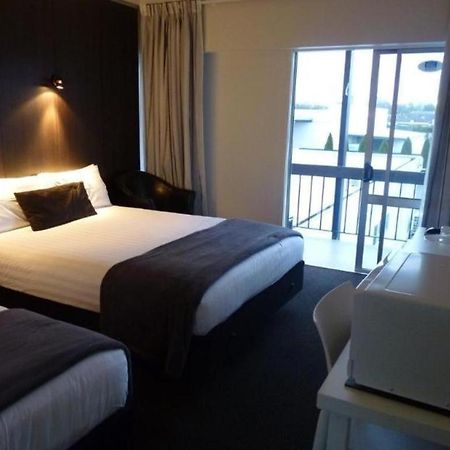 The Riccarton Hotel Christchurch Exteriör bild