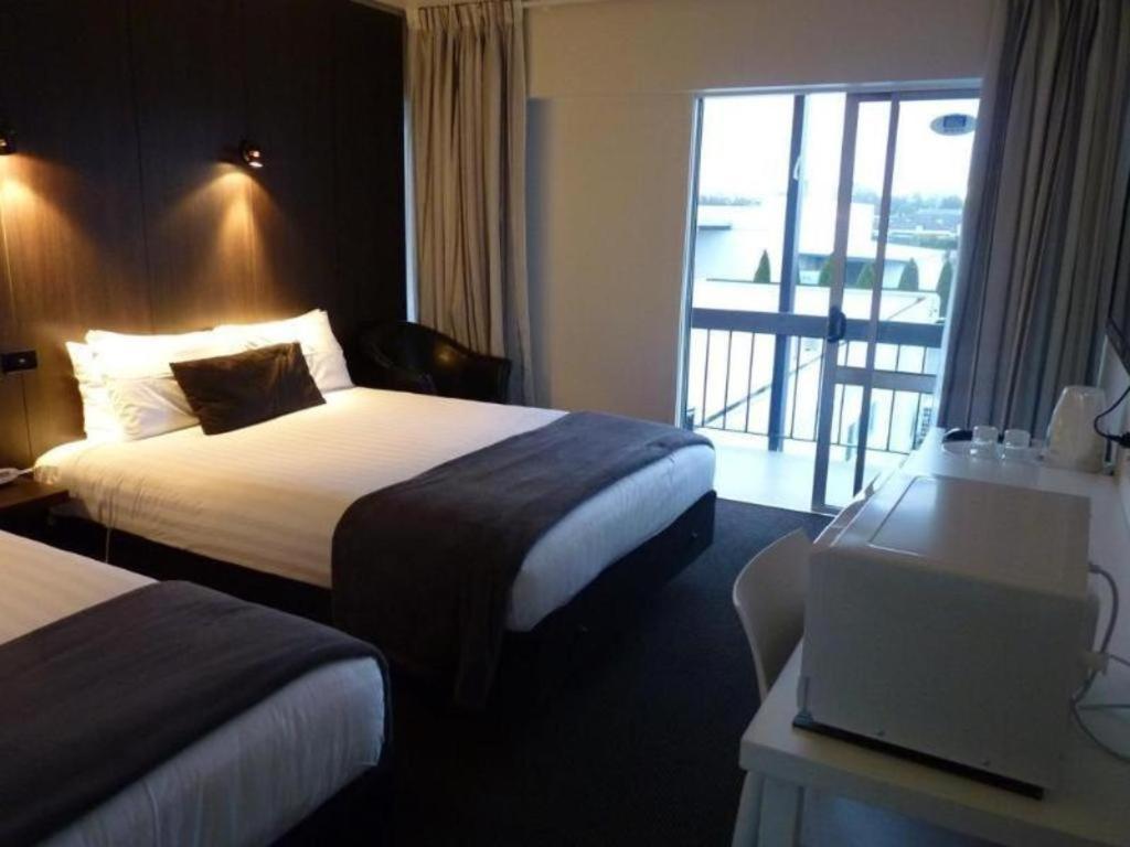 The Riccarton Hotel Christchurch Exteriör bild