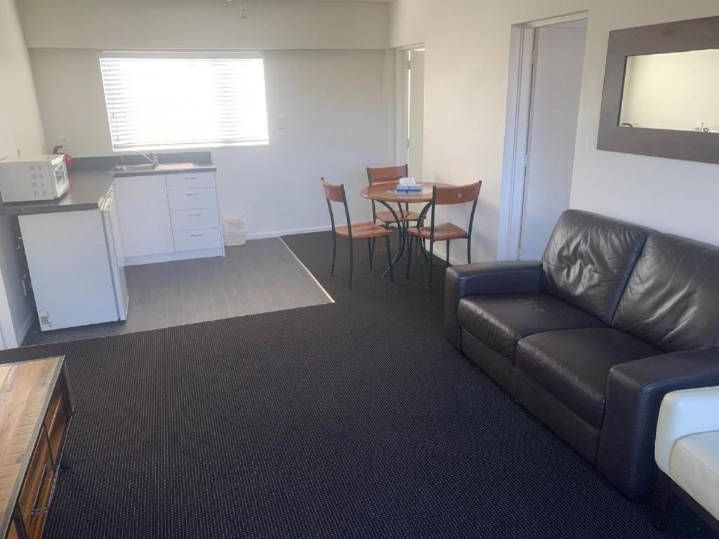 The Riccarton Hotel Christchurch Exteriör bild
