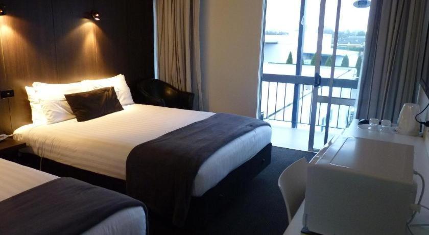The Riccarton Hotel Christchurch Exteriör bild